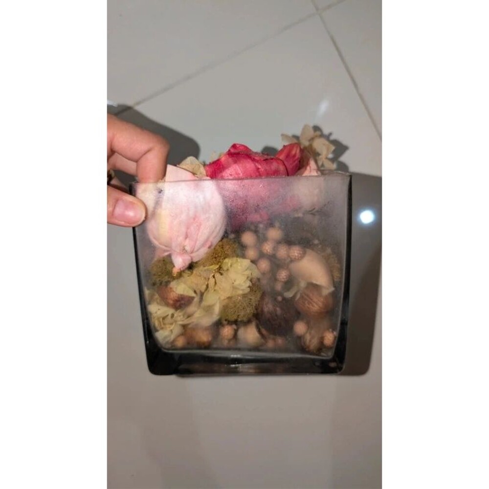 Decorative Potpourri Arrangement Glass Vase